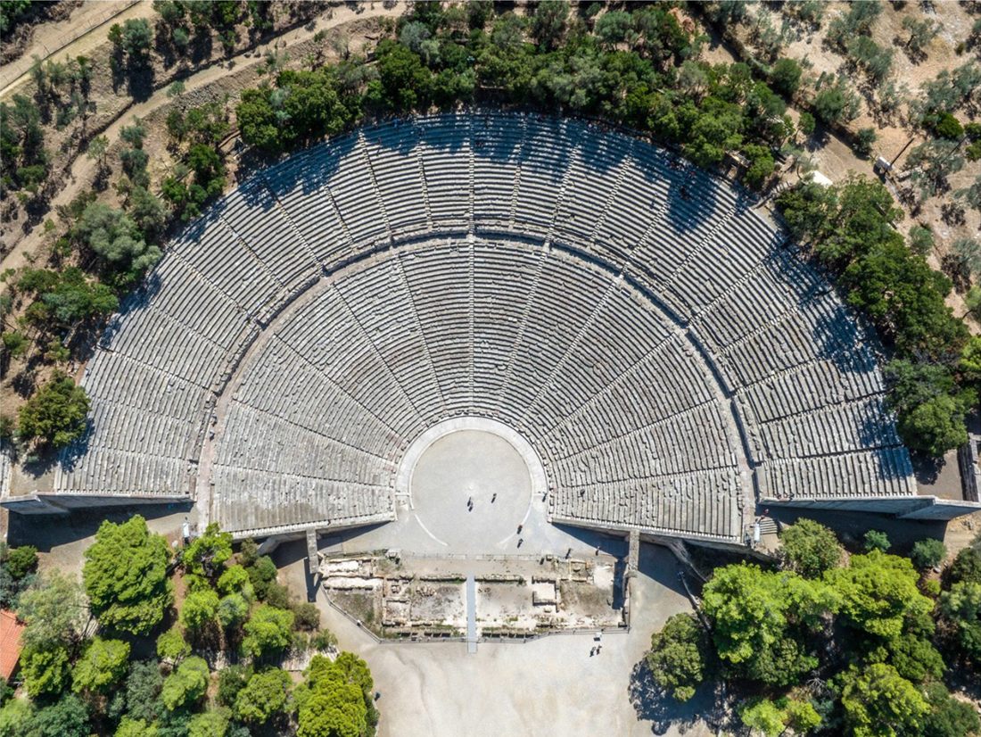 Vue aérienne du théâtre antique d’Épidaure